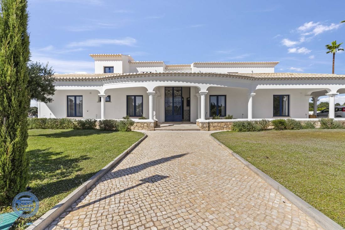 Vila Flamingo facade